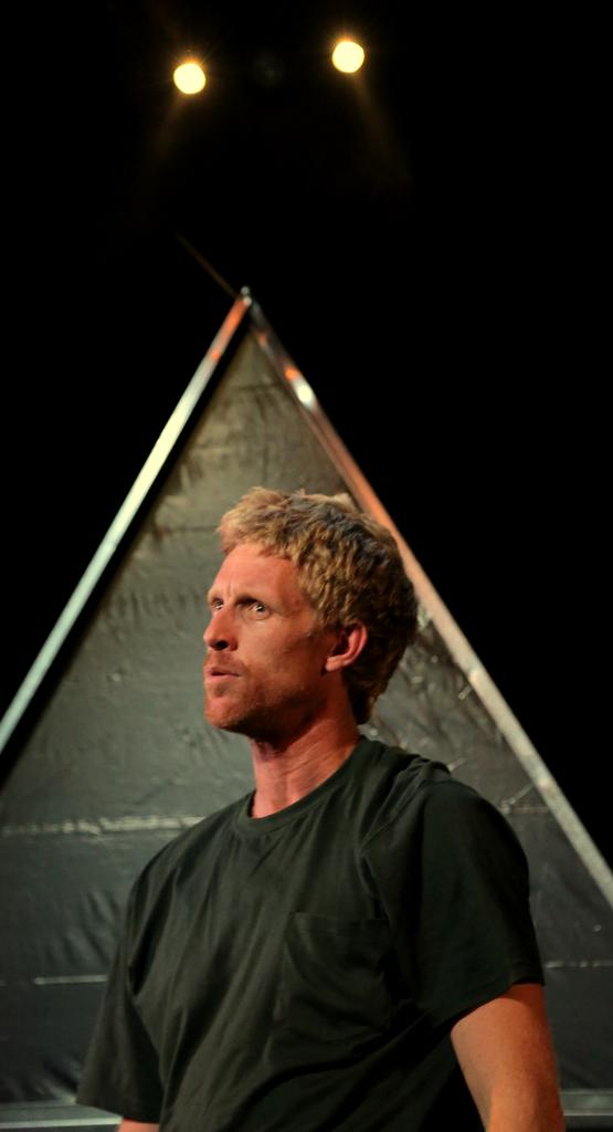 Simon Lyndon in Anaconda at Bondi Pavillion 2013. Lighting Design by Toby K